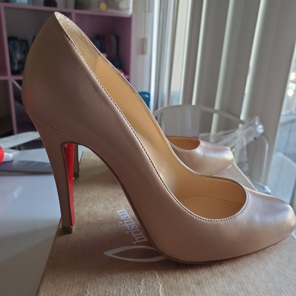[Flash sale 24hr] Christian louboutin nude pump